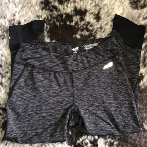 Black and grey workout leggings